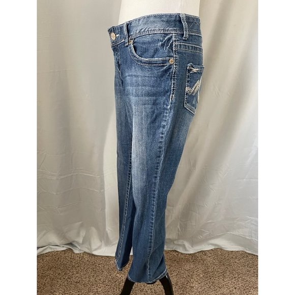 Maurices Medium Wash Mid-Rise Curvy Boot Cut Fit Jeans - Picture 10 of 12